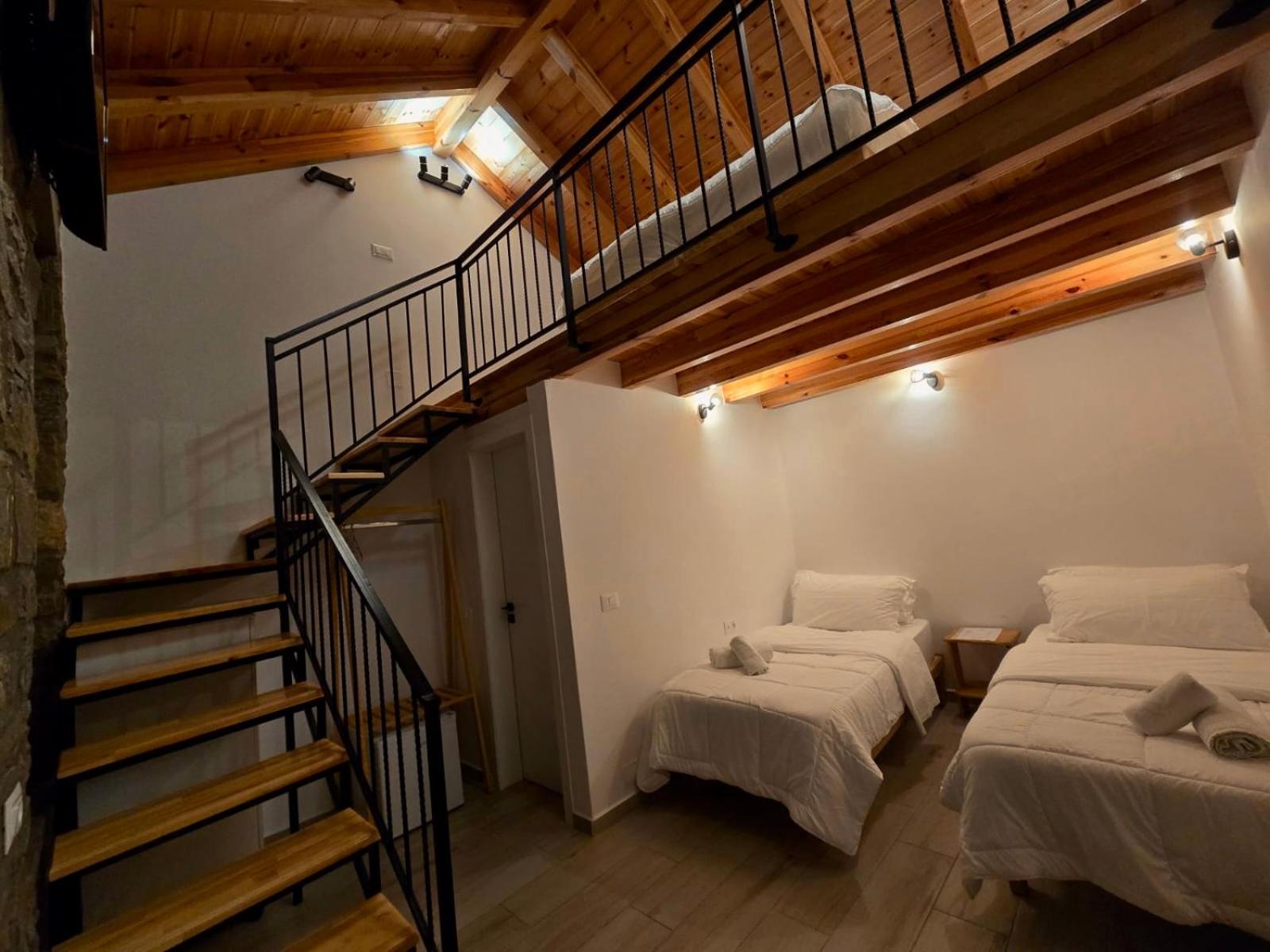 Gogo Moustache Guest House Përmet Exteriér fotografie